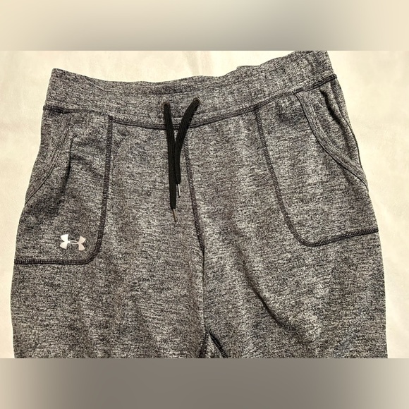 Under Armour women’s gray w/black “loose” “heat gear”  lounge pants. Sz M - Picture 8 of 10